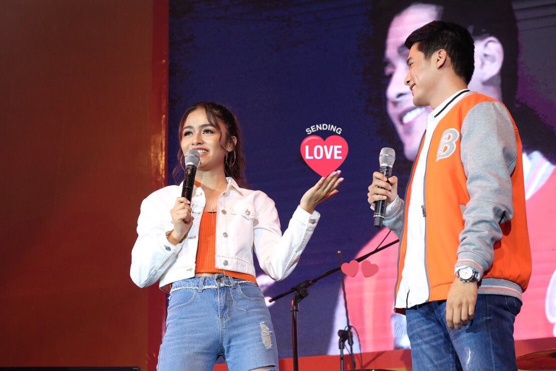 ckmk_13's tweet photo. Happy Happy Birthday V @vivoree ππ God bless ΓΌ ππ
Sorna #JohnVoree pa din kasi ako until now kaya yan nilagay kong pictures βοΈπ₯°π₯° but I know mag friend kayo ni @imJCAlcantara π #throwback https://t.co/4RSBjoYkf3