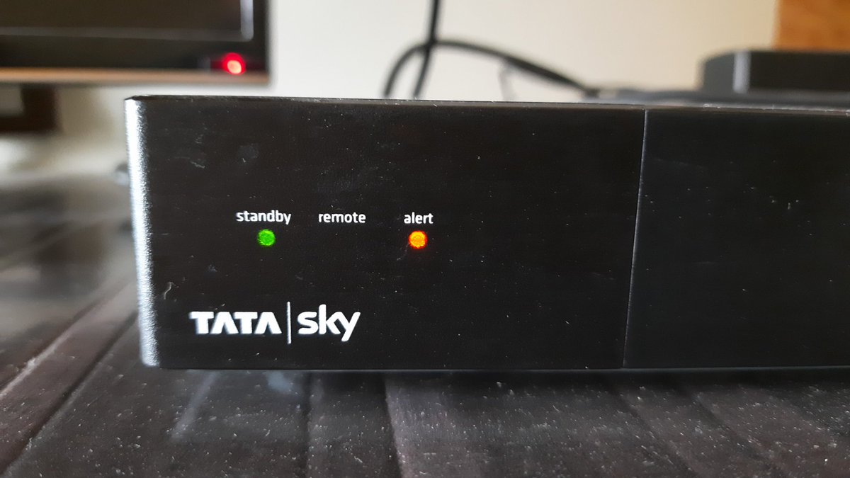 Always25Amar's tweet photo. @TataSky My Tata Sky subscriber id is 1276852371 and my complaint number is 2ZYUVGFE. My set top box has been showing this since day of installation. Your technician informed me that this is a faulty STB. I demand to know why was I supplied a faulty STB during installation(1/2). https://t.co/uuZ2xStBtw