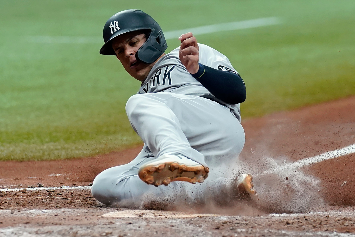 Yankees' injury woes continue as hamstring strain shelves Gio Urshela