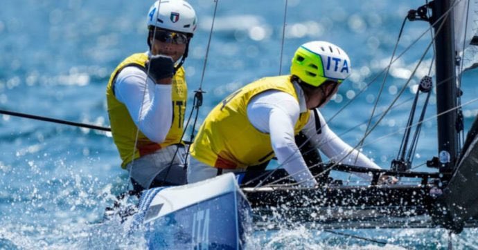 matteorenzi's tweet photo. Quinto oro con Caterina Banti e Ruggero Tita. Io non so che farci, ma quando vedo le Olimpiadi mi sembra di tornare un ragazzino appassionato. Che magia lo sport 🇮🇹 
#OlympicGames https://t.co/ZJryRkbM2I