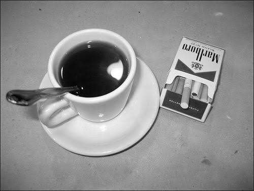 JossRodriguez86's tweet photo. Siempre me voy a la cama con la triste sensación que algo le ha hecho falta a mi vida...
Sin embargo, no se si has sido tu, o una taza de café... https://t.co/3gSgkxRx9Q