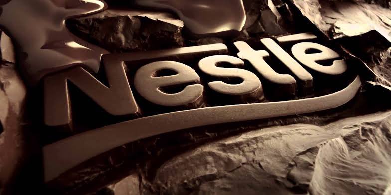 bilim_spor_'s tweet photo. Dünyanın en büyük şekerli yiyecek ve içecek üreticilerinden biri olan Nestle, aynı zamanda dünyada en çok kullanılan şeker, alzheimer, kalp ve damar hastalığı ilaçlarının da üreticisidir. https://t.co/PJJkF8e4Nx