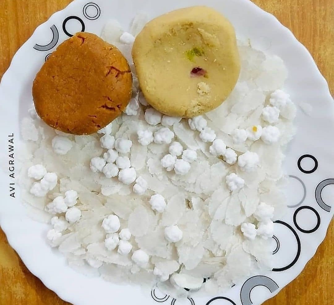 TypicalBihari's tweet photo. I may look normal but I crave for #Deoghar ka Peda-Prasad. https://t.co/9fQAVohKun