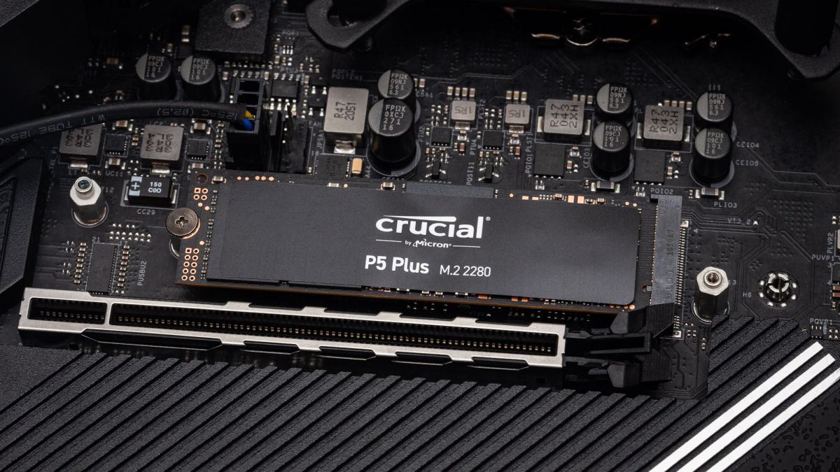 Tom's Hardware on X: Crucial P5 Plus M.2 NVMe SSD Review