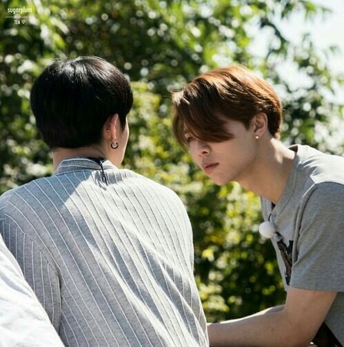 . . .            #Rolbandchella21

             —llega con <a href="/Chittaphon_B/">TEN</a> al valle de Coachella y se instalan en una carpa listos para disfrutar uno de los mejores festivales del año. —