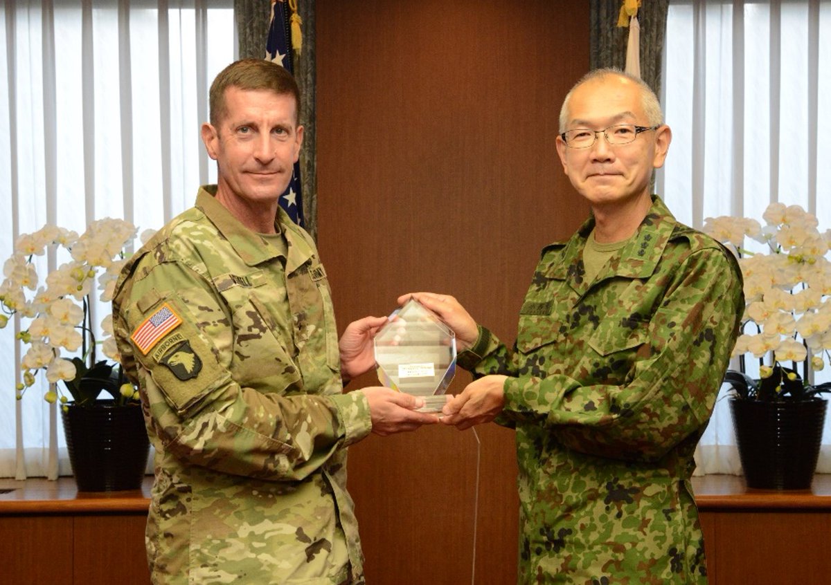 8月3日（火）、東部方面総監小野塚陸将は、在日米陸軍司令官ヴァウル