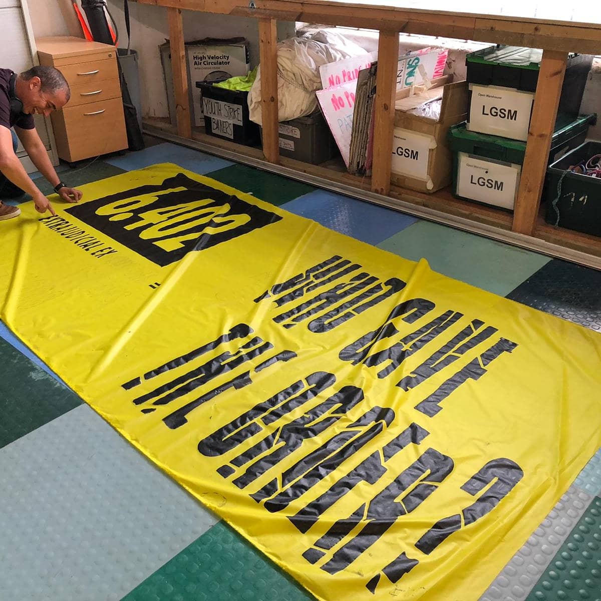 MafapoT's tweet photo. LONDON🇬🇧CALLING‼️Acompañanos al taller de pancartas en preparacion a la gran #6402LondonPerformance
Unete a la lucha por la verdad y justicia✊ @MAFAPOCOLOMBIA @botARTE6402
🗓7/Aug 🕒10am
📍Barbican Station https://t.co/lrDYUR50PY