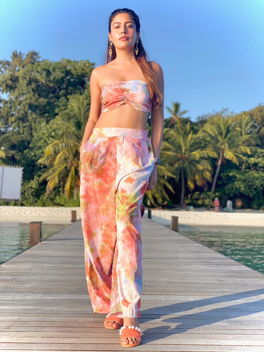 SurbhiChandna's tweet photo. #sunsetcruise https://t.co/9aR785yoZV