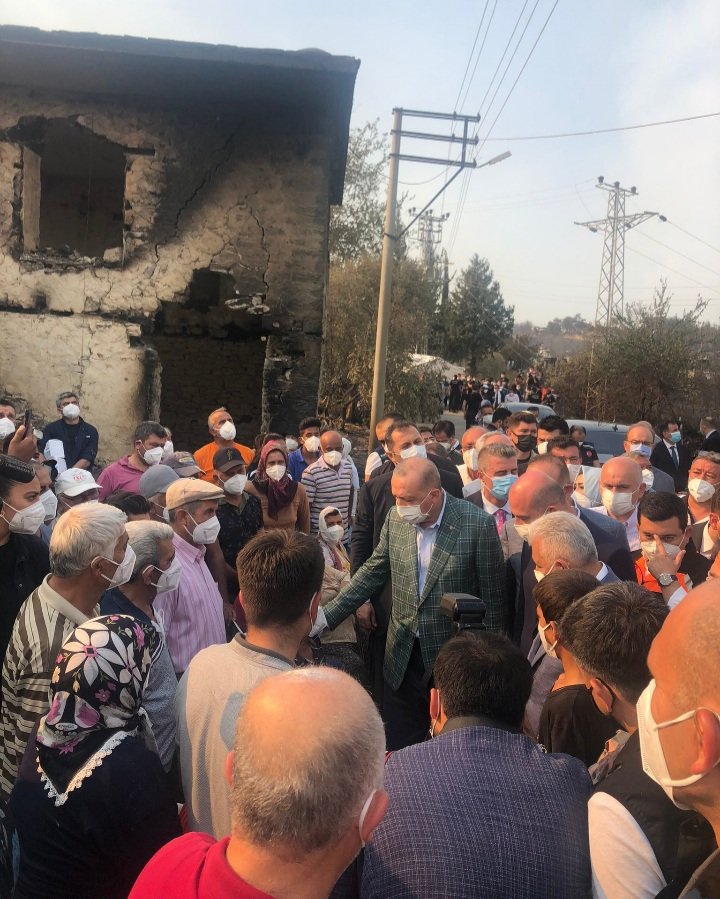 AzraSanat's tweet photo. Allah sana güç, kuvvet versin  🇹🇷🇹🇳
çok üzgünüm delı gibi bağırısım var yeter artık allah'ım. 🇹🇳🇹🇷😭😢

#strangtürkiye #helptürkiye🇹🇷🇹🇳
#Prayfortürkiye #marmaristurkey #izmirturkey 
#antalyaturkey #helptürkiye🇹🇳🇹🇳🇹🇳🇹🇷🇹🇷🇹🇷 https://t.co/Mjd6riwp4F