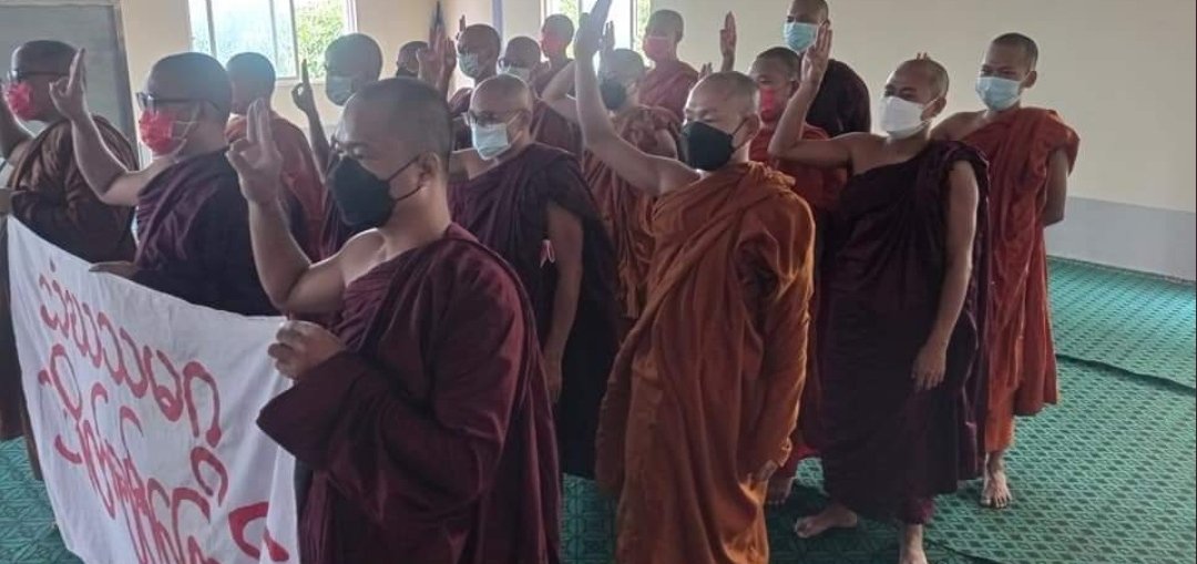 #Mandalay Sangha Union recited paritta suttas, metta sutta &amp; prayed for #Myanmar civilians to break free from the physical and mental sufferings.

#RecognizeNUG 
#WhatsHappeninglnMyanmar 
#Aug3Coup