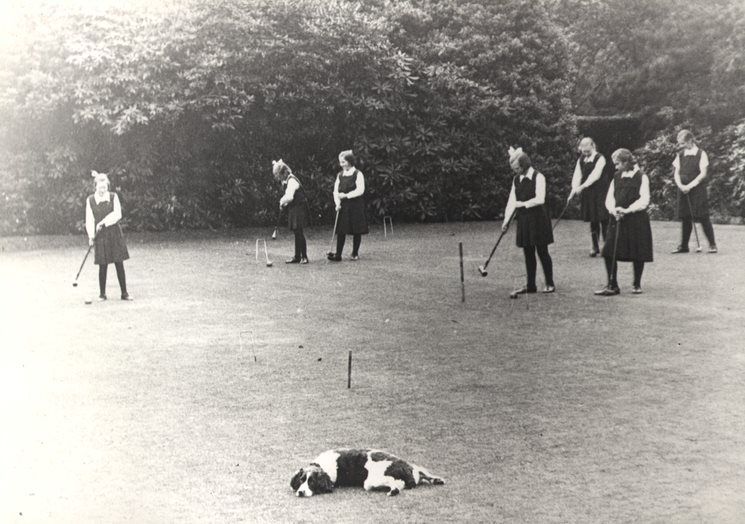 strawberryfield's tweet photo. It's #GetBackToPlay day at Strawberry Field! Strawberry Field has a history of children playing in the grounds, from the affectionately known 'Strawbs' to John Lennon himself! Who's joining us?
Visit https://t.co/hguiEhhfi6 to find out more
#SummerOfPlay https://t.co/csH4Zbu6Uu