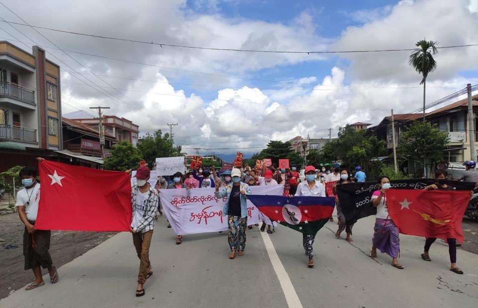 TostevinM's tweet photo. Large or small, another day of protests against military rule in Myanmar #WhatsHappeningInMyanmar https://t.co/ktYX12f0OP