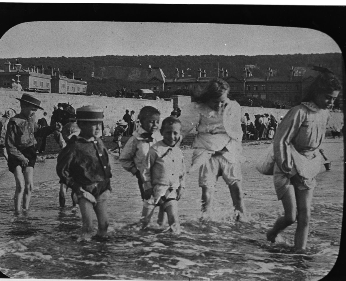 Paddling and building sandcastles remain the classic #HolidayActivities #ArchiveHoliday