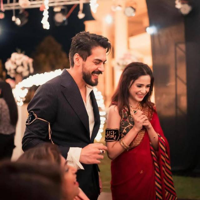 Hk5Sanam's tweet photo. Pyaar ke liye dil
Dil ke liye aap
Aap k liye hum
Humare liye aap...
#J_S https://t.co/QbSccELGCE