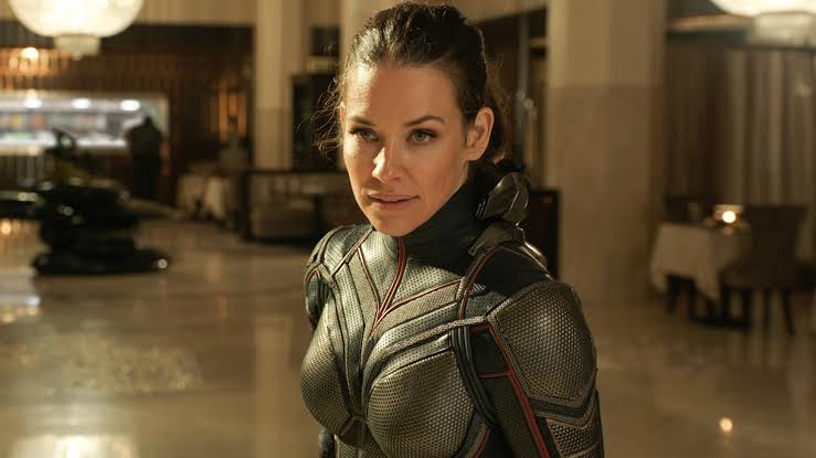 Happy to this Canadian actress and author!
Leave some love for Evangeline Lilly 