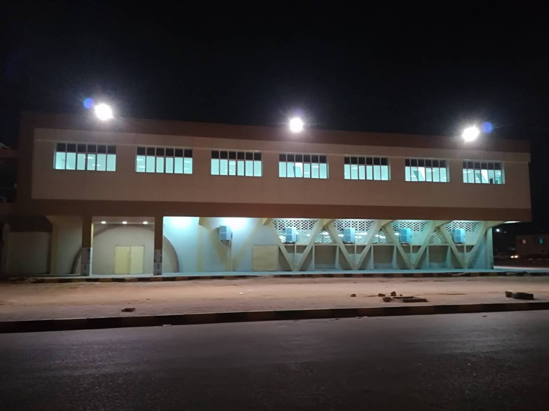 TogetherLibya's tweet photo. لاشك أن الانتعاش الاقتصادي إحدي أهم عوامل الاستقرار ولهذا تم إعادة تأهيل و إفتتاح السوق العام ببلدية #أوباري، بدعم من #صندوق_تحقيق_الاستقرار مما يعزز فرص العمل لسكان البلدية ويساعد الأهالي على التعافي و عودة الحياة لطيبعتها،حيث يستهدف المشروع حتي الان 24بلدية في كامل ربوع ليبيا https://t.co/6xi7Y38uYx