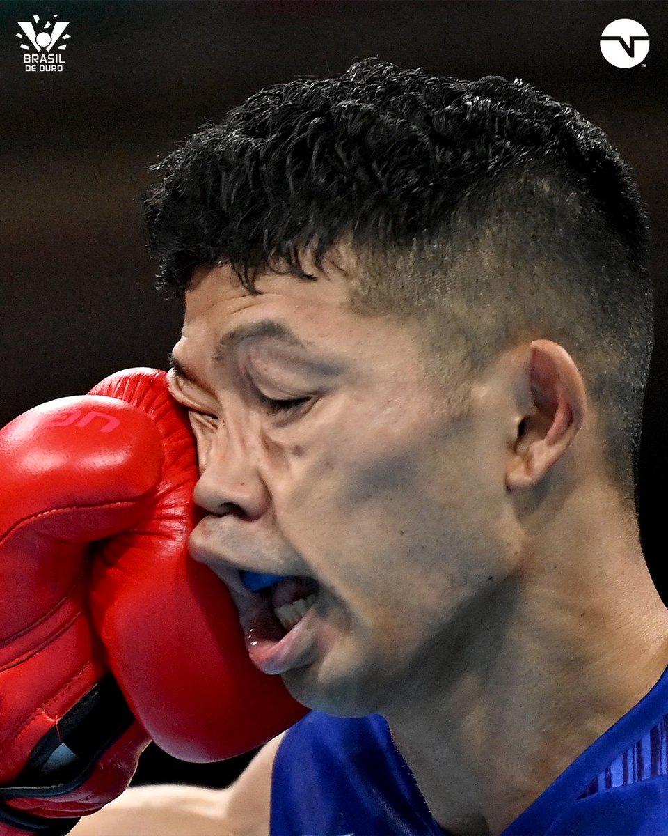 TNTSportsBR's tweet photo. POLÊMICA NOS JOGOS! A favor do... Japão 👀🇯🇵 No boxe, Ryomei Tanak deixou o ringue em cadeira de rodas, sangrando, mas os juízes deram vitória ao japonês na luta contra Yuberjen Martínez. A decisão causou revolta na torcida colombiana. A gente te entende, Colômbia 🤕#BrasilDeOuro https://t.co/CTZzprkmw9