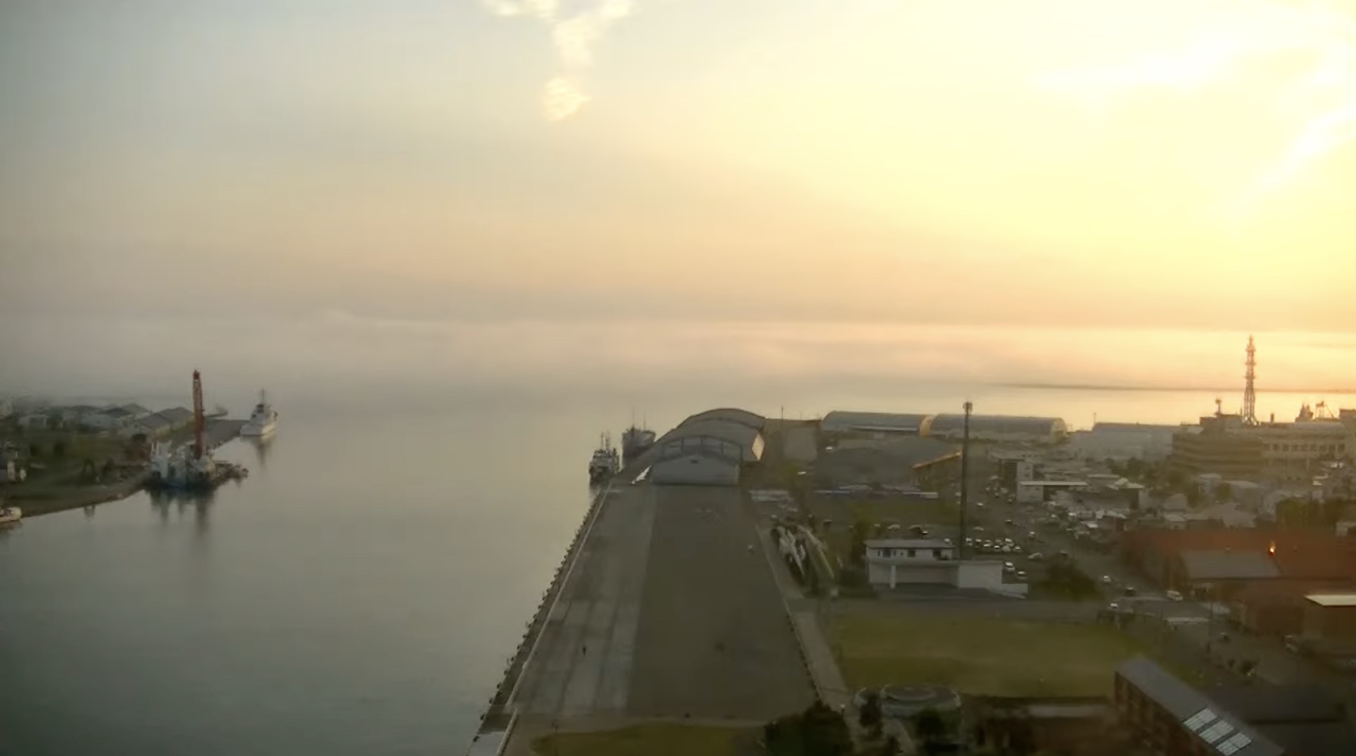 ライブカメラ検索マップ On Twitter 08 03 18 10ごろの 釧路港 のライブ映像 世界三大夕日といわれる美しい夕日 釧路港 ライブカメラ Anaクラウンプラザホテル釧路 と雨雲レーダー 北海道釧路市 Https T Co L3x5clyasu ライブカメラ Https T Co D2cpwts8we