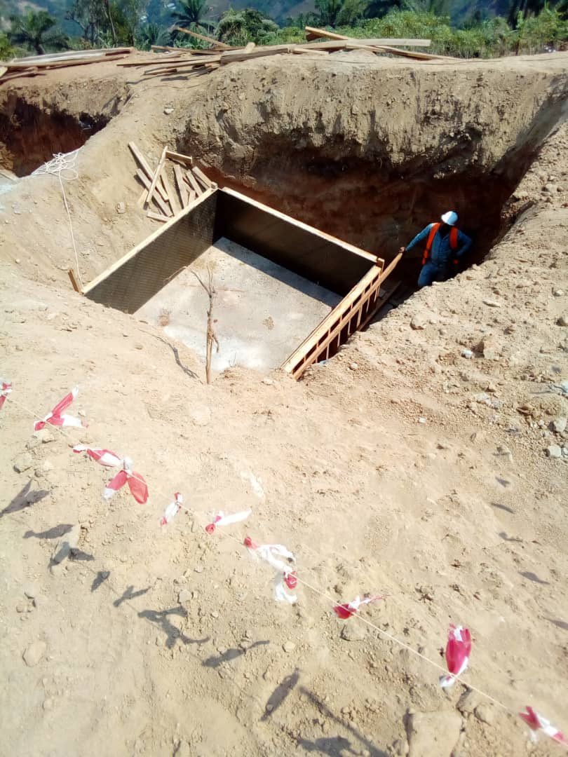 akezanet's tweet photo. 🔴Le Groupement des Sociétés CMC et ORASCOM respectivement italienne et égyptienne mène à bien les travaux de construction du barrage hydroélectrique JIJI-MUREMBWE(49,5MW).En cette  saison sèche,l'état d'avancement  des travaux est satisfaisant.(@cmc_orascom ) https://t.co/CGUr3IQAAL
