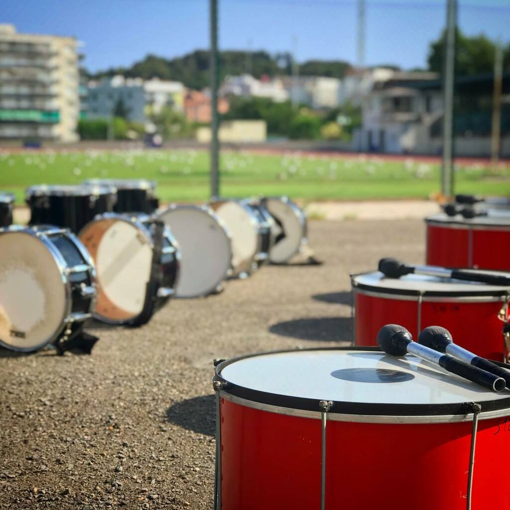 SolRePercussio's tweet photo. Gaudim del bon temps sense perdre el #ritme!
.
.
.
.
.
#SolRe #percussió #batucada #estiu #summer #tallerdepercussió #tallerdebatucada #percussionworkshop #musicworld #percussionworld #lloret #lloretdemar #estiu2021 #summer2021 https://t.co/lsaQNCndbD https://t.co/EXGNrEK6nu