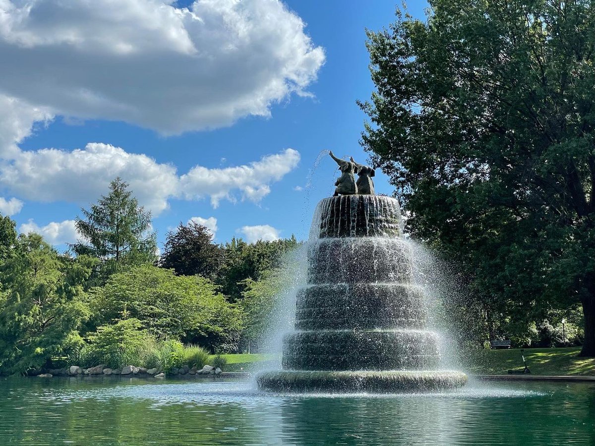 614Molly's tweet photo. Favorite spot to pause. ✋🏻🏃🏼‍♀️ ⁣
⁣
I hope you got outside yesterday! ☀️ @RossCarusoTV is with us this morning &amp; says today will look similar. ☺️ #WakeUpCbus #10TV @10TV #Run614 https://t.co/Rod5Xz55pQ