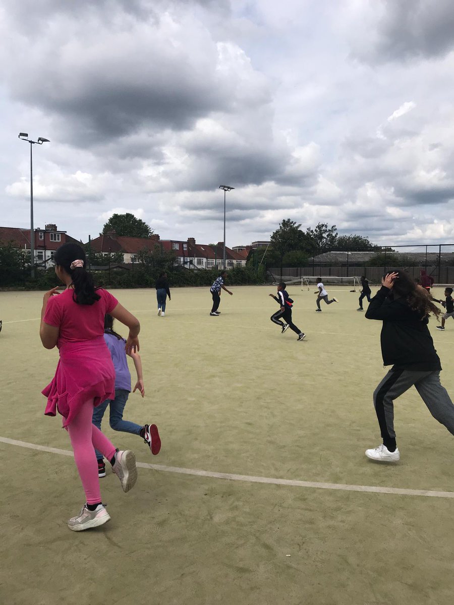 KnowledgePract's tweet image. Here are our children and mentors in action 
.
Football does really bring us together 😃😃