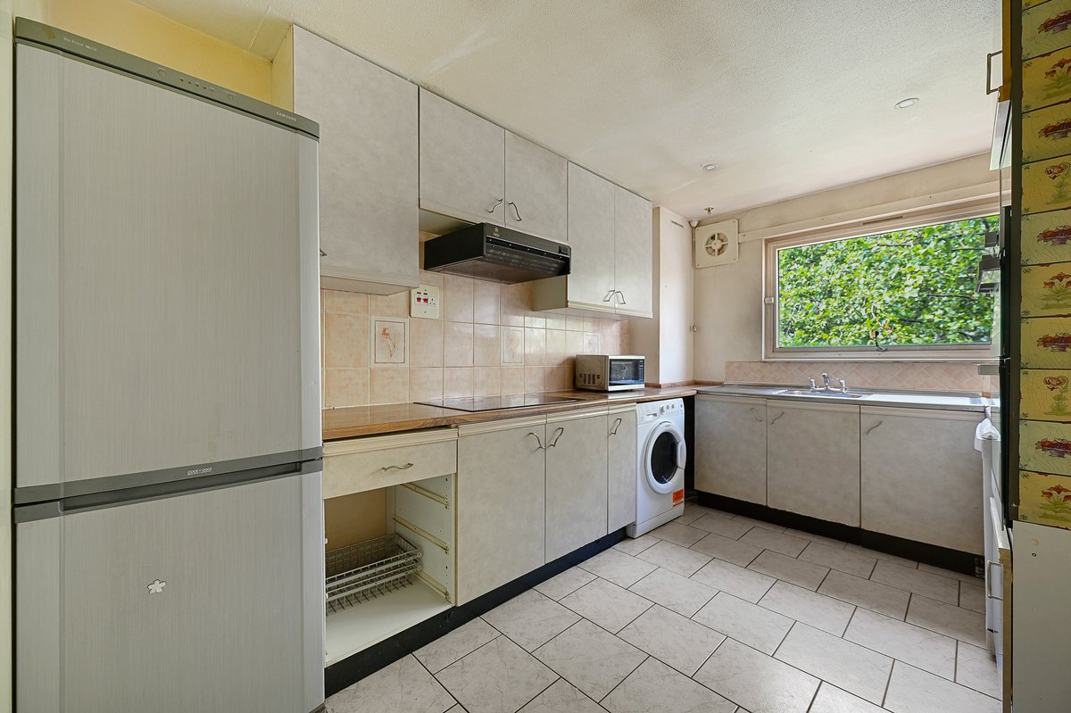 HanoverRes's tweet photo. PROPERTY FOR SALE - Hucknall Court, St John's Wood, NW8 - £499,950

3 bedrooms
1 bathroom
2nd floor
Guest cloakroom
Study
Separate kitchen
Spacious
Leasehold approximately 90 years remaining

https://t.co/UaHJiLJuWb

Contact us for more information or to arrange a viewing 🏡 https://t.co/WJjxuvE6yJ