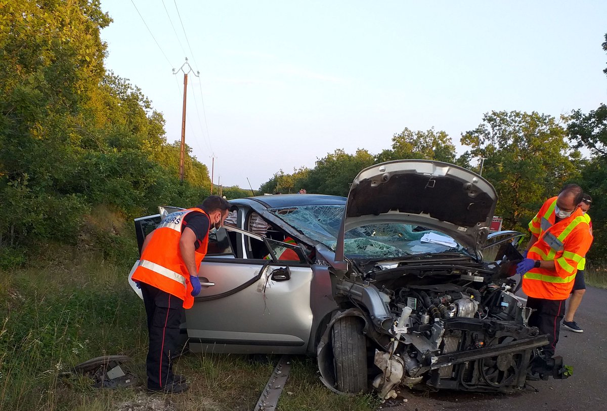 PompiersDuLot's tweet photo. Intervention des @PompiersDuLot pour #AccidentDeCirculation le 31-7 à #Cuzance. Une #Victime en UA prise en charge et transportée au @CHBrive. @Prefet46 
https://t.co/iiVFS8kiSN https://t.co/rN30MIDY36
