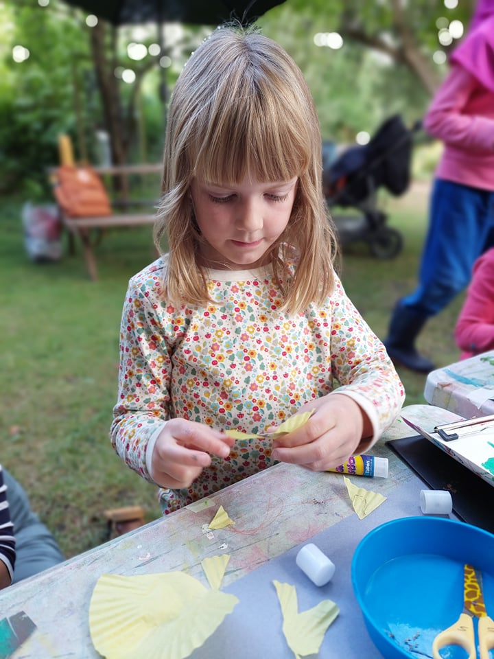RJ_MUSEUM's tweet photo. Some of the collaged insects our younger visitors made today, and bonus tree art. π³πππ¦π
Photos used with permission.
#processart #processartkids #naturelovers #kidartists #kidsbackinmuseums #getkidscreating #kidsinmuseums #richardjefferies https://t.co/8CPffKApXo