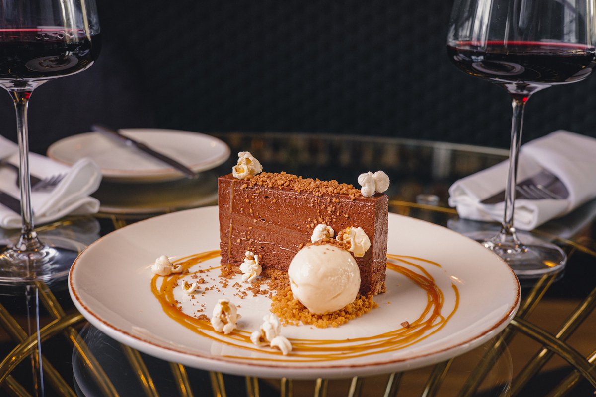 TheCuriousMrFox's tweet photo. Puddings don't get much better than this... 🤤
Have you tried our Chocolate Pave yet?
Book your table today: https://t.co/RUTWaV4Y8G https://t.co/7gaL8w9YMt