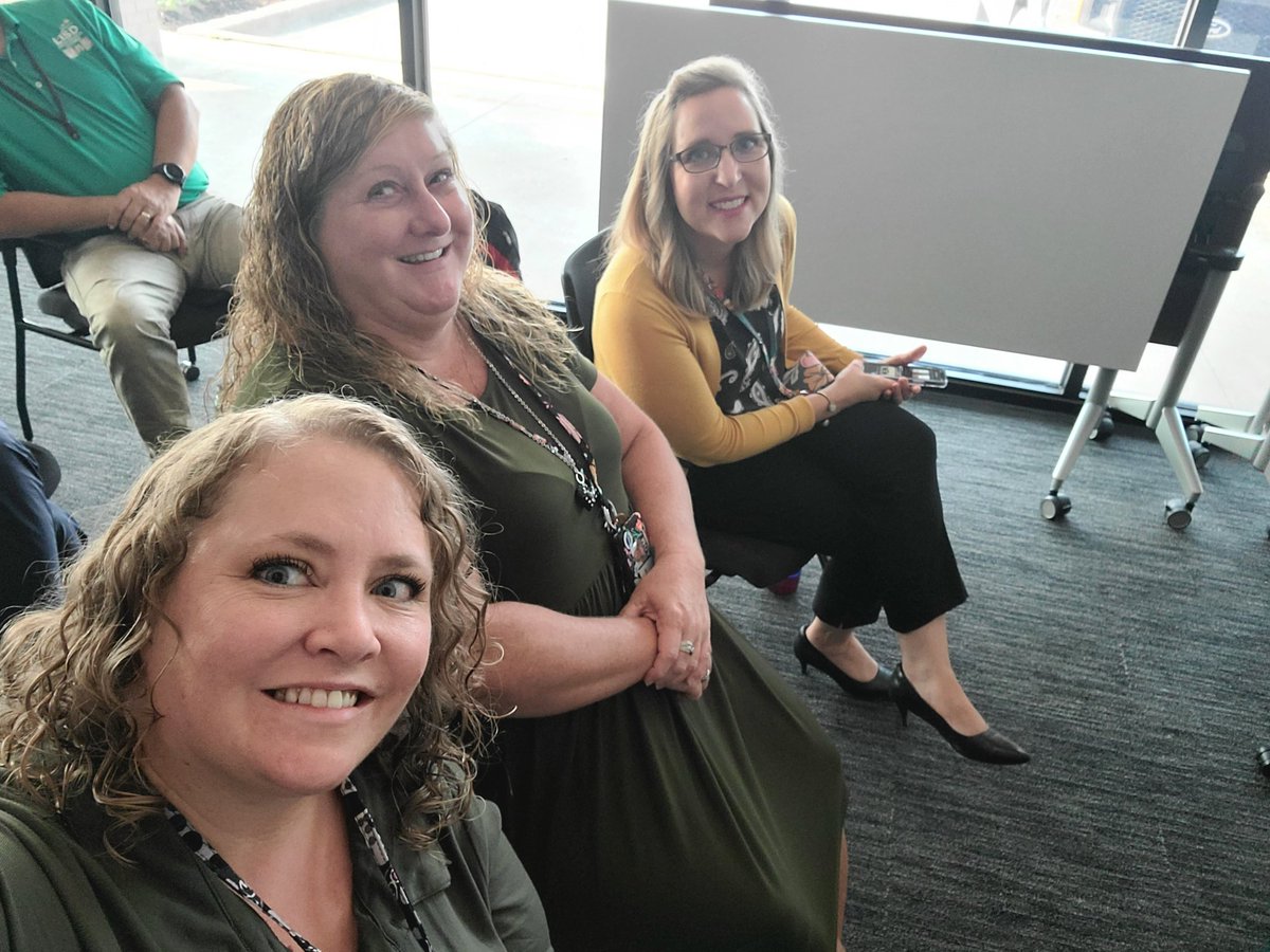 MrsReaka's tweet image. #lisdconvocation21 #lisdpk