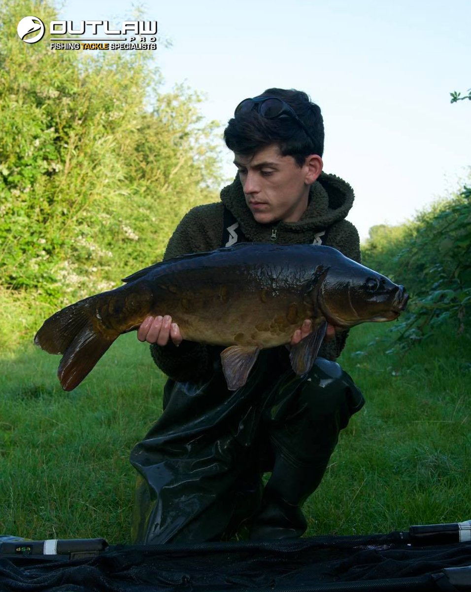 Outlaw_Pro_'s tweet photo. 😁 Finlay and friends

💪 Fin opted for a difficult swim, which was thick top to bottom with weed.
 
🎣 Size isn't everything, and sometimes the tactical catches bring about the most pride.

👬 In fact, it was a team effort with a couple of Fin's pals securing catches. https://t.co/cgKAQloqOB