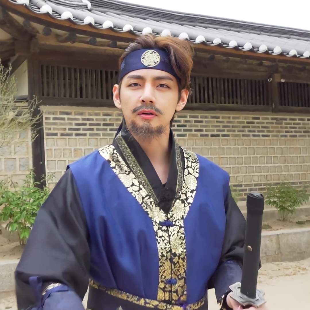 LaCassiojefa's tweet photo. Ahora resulta que también veo BTS RUN por la trama. 🤷🏻‍♀️🤯💜 https://t.co/sh8qCyYnOH