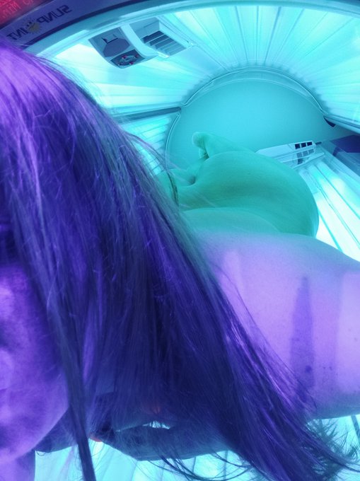 Bonnie Banx’s pics and videos