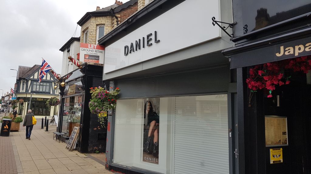 tfcproperty's tweet image. **Deal Done** Happy to have successfully concluded a surrender and re letting on 189 Ashley Road, Hale. Post lockdown, retail in Hale and the surrounding suburbs appears to be holding up quite well with a steady stream of companies seeking representation in the area.