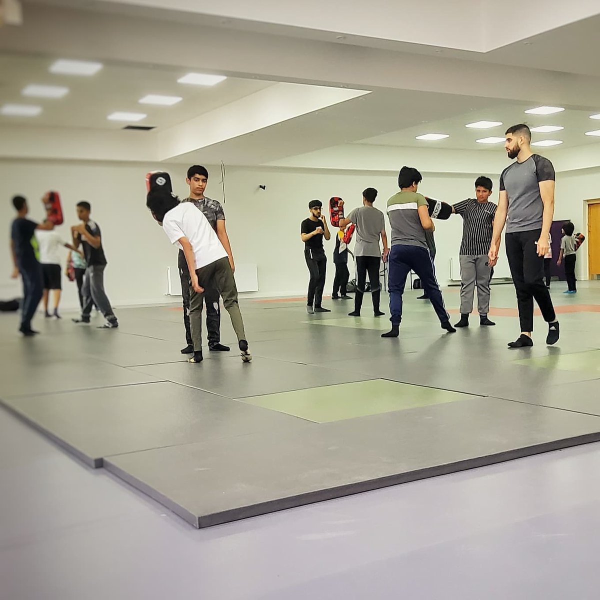 ClemencyHouse's tweet photo. Summer activities @ClemencyHouse everyday keep fit &amp; boxerise. A great start to the day for young people with some exercise, mentoring and healthy discussions to finish off each session.
@FirstForFCHO @OCLactive @AksaHomes @askdoc1 @GalleryOldham @groundworkuk @PublicHealthAH @ https://t.co/T2DmVkeAKj