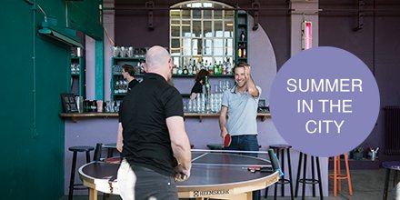 Goed verstopt, langs het spoor buurt vind je de Ping Pong Club. Met - naar eigen zeggen - misschien wel het chillste terras van Utrecht. Huur deze zomer een tafel voor een stevig potje tafeltennis. depingpongclub.nl #zomeractiviteiten #summerinthecity #pingpong