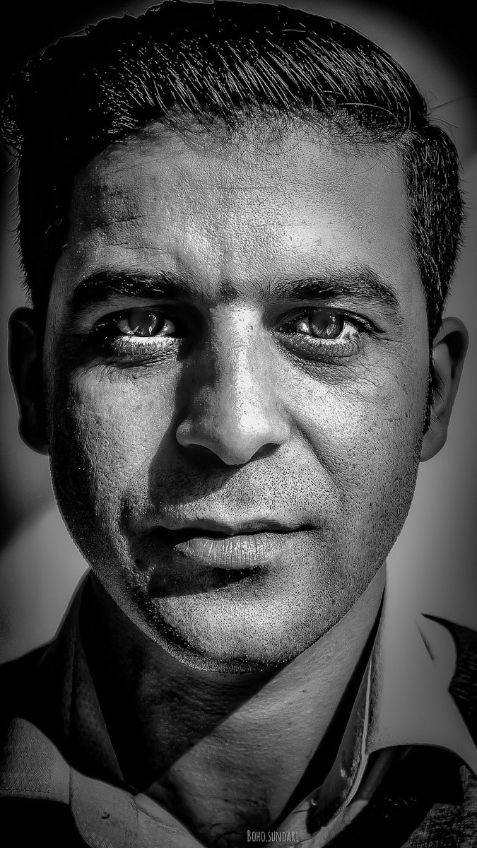 Monochrome portrait 🖤
.
.
.
#blackandwhite #portrait #portraitphotography #reframedmag #bnw_captures #bnwphotography
