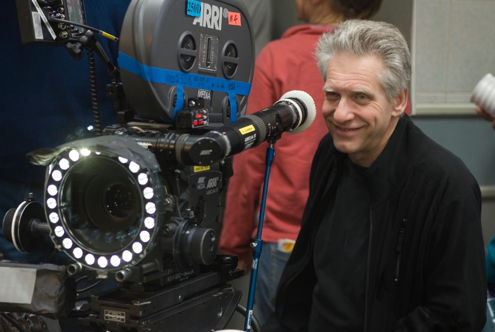 TheFilmStage's tweet image. David Cronenberg has begun shooting 'Crimes of the Future,' which Viggo Mortensen says feels like a cross between Samuel Beckett and William Burroughs: bit.ly/2QCbSN3