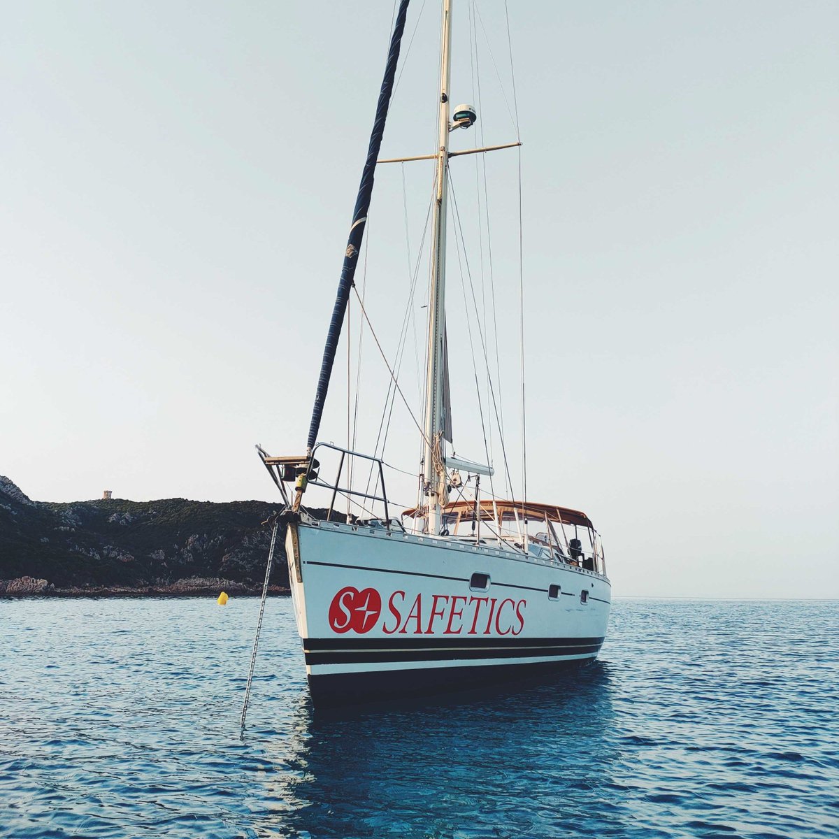 Safetics's tweet image. La Check-list des Marins embarque à bord du voilier Safetics pour un Tour de la Corse et de la Sardaigne avec pour objectif : sensibiliser à la sécurité en mer en Méditerranée. 

Plus sur le Safetics Boat Tour: bit.ly/3lqlmrH 

Suivez l'aventure bit.ly/3rSOKbu