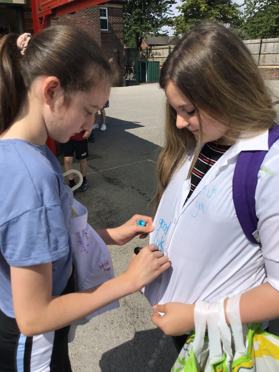 KingswayPAYear6's tweet photo. At last!
Even isolation will not stop this Y6…we had a couple of hours to sign shirts and say goodbyes. It has been a pleasure to be involved in your education. Dream big and go for it!
#SimmsCrossChildFirst
#SimmsCrossPSHE https://t.co/EGKog38vTl