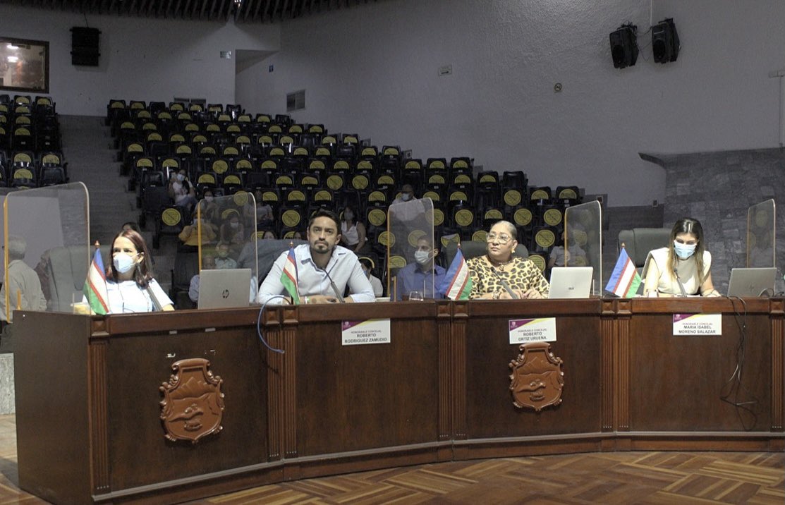 Rmayorga's tweet photo. Estamos a esta hora en el @ConcejoCali revisando la participación de las poblaciones con discapacidad y de las personas mayores en el trabajo que desarrollamos en @CaliCultura, junto a varios equipos de @AlcaldiaDeCali. #TeQueremosCali #CaliEnMovimiento https://t.co/Vs7dgiITGv