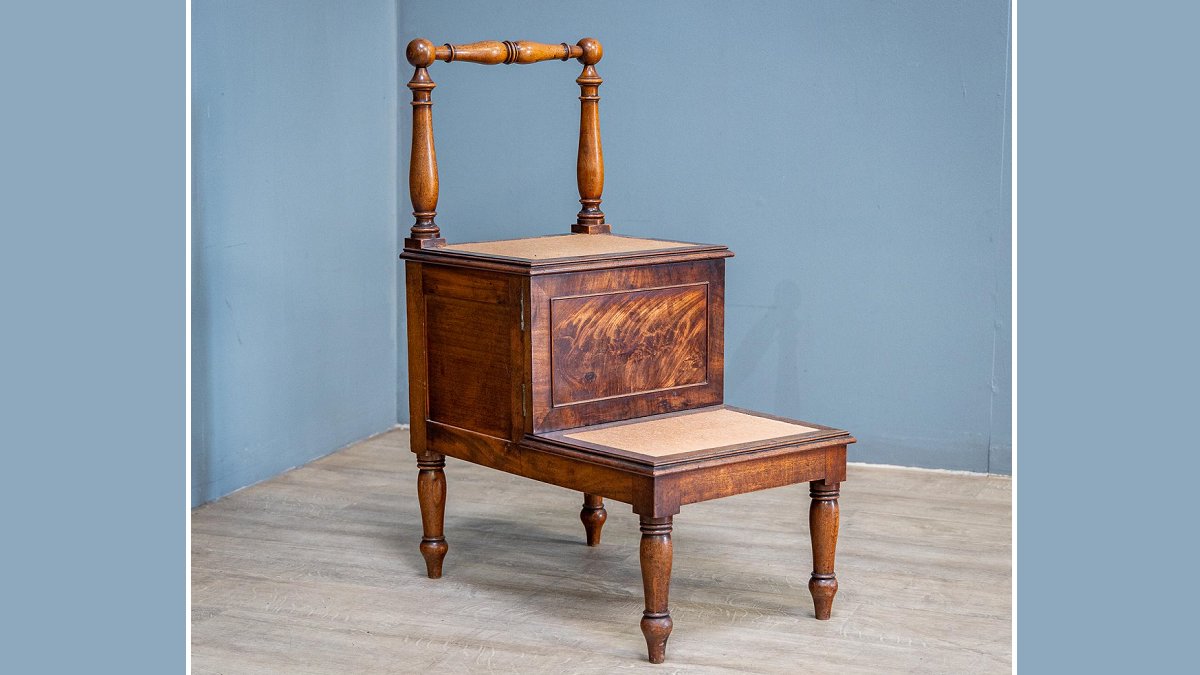 loveantiques's tweet image. Here we have offered for sale on LoveAntiques.com, a set of Victorian Library Steps from Newark Antiques &amp;amp; Interiors Ltd: loveantiques.com/items/listings…
#antiques #librarysteps #antiquelibrarysteps #antiquesforsale #loveantiques