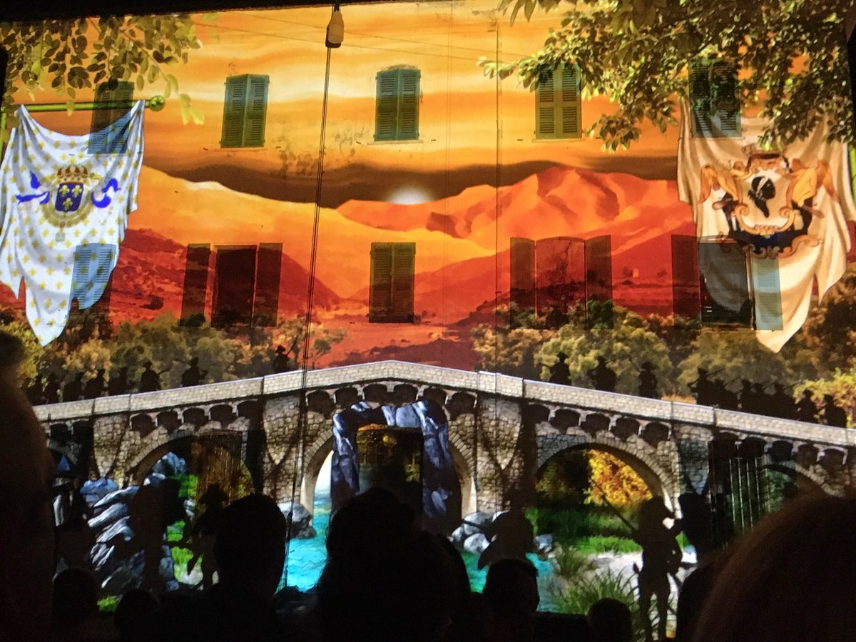 2021, bicentenaire de la mort de Napoléon. Un spectacle son et lumière qui retrace la vie de Napoléon à la citadelle Miollis. AJACCIO