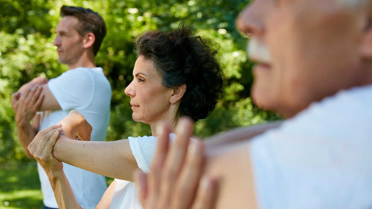 BIOTRONIK_News's tweet photo. Physical activity has positive effects on patients w/ #ICDs, a recent #study finds: "Evidence has shown cardiac rehab lessens the risk of additional hospitalization &amp; death,” says study author Brett D. Atwater from @InovaHealth. Read more: https://t.co/q9rQxE6ghF #cardioTweet https://t.co/9ySVSZSwiL