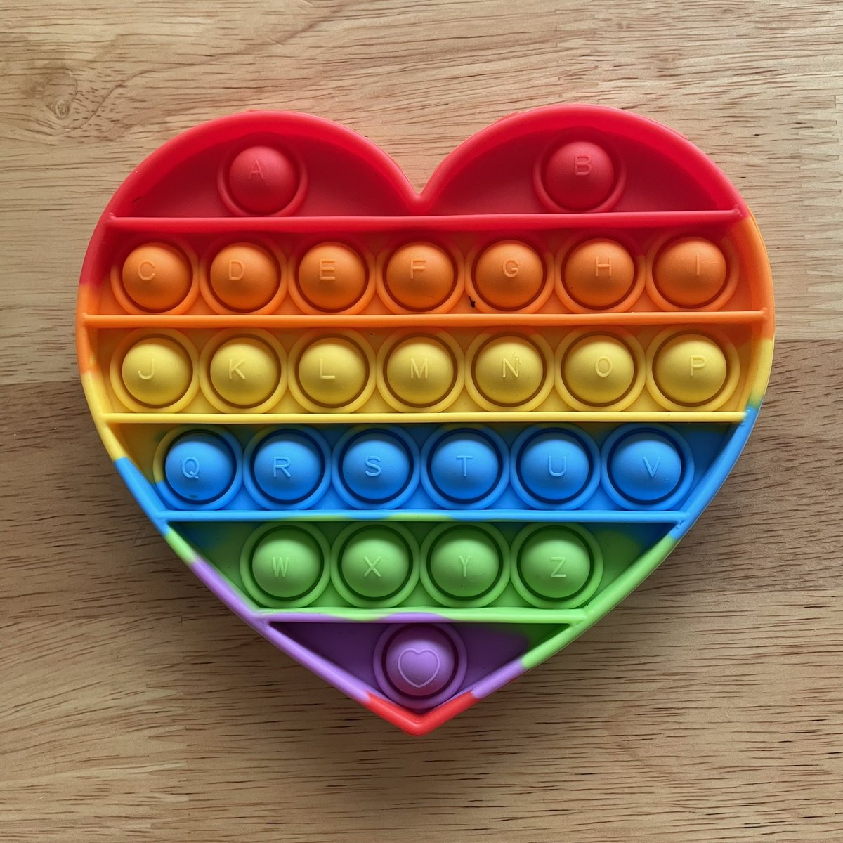 Albiestar's tweet photo. What is this? A random piece of coloured plastic yielding no meaning socially, culturally or spiritually?
NO - it is the WHOLE WORLD.
(According to my 5 year old).
#bubblepopper
I’m still working out loom bands. #so2014 https://t.co/BasO1pmQmX