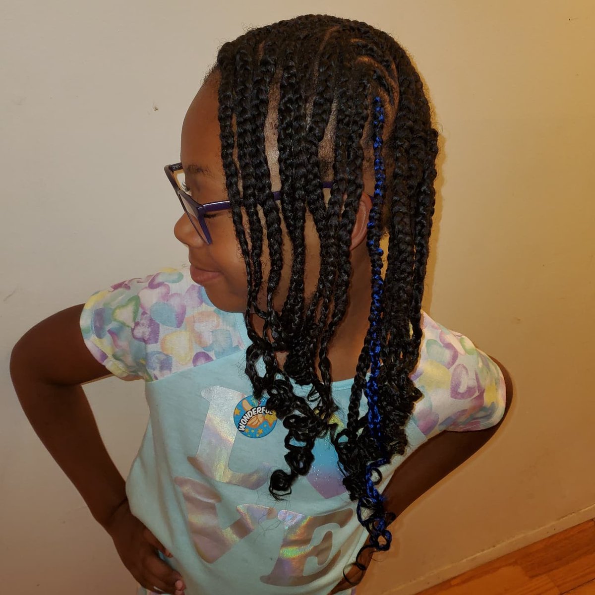 KimsueHairArt's tweet photo. Greetings Healthy Hair Family...
Protective styling does not hurtππΎ
She loves her selfπππ
Who's hand are in your head?
https://t.co/EVrcIr0coP
#painlessbraids #kidstyles #kidapproved #HealthyHairDoc #hairmaster #wegrowhair #healthyhair #cornrows #bluebraids #kimsuedunn https://t.co/WqGwnYl99f