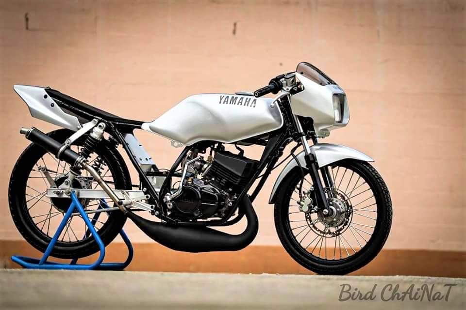 BikersRanger's tweet photo. Fuhhh RXZ siam lain macam punya mainan der ! ini geng alejek malaya tengok mau terbako hati eh !
credit bird chainat
#thebikersranger #bikersranger #TBRraretrok #SangapThrottle #Yamaha #rxz #rxz135 #ycls https://t.co/NYU8TCTDqf