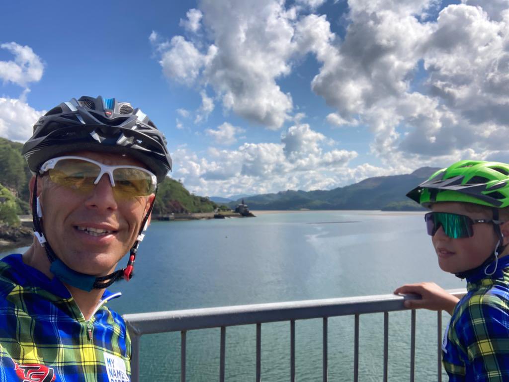 CycleJacs's tweet photo. Day 2 well under way . Glorious weather , hope it's not too hot for those hills ! Coffee stop @Health_Charity @MNDoddie5 @WhitchurchPE @KateKatejac https://t.co/82SjrLkLBb