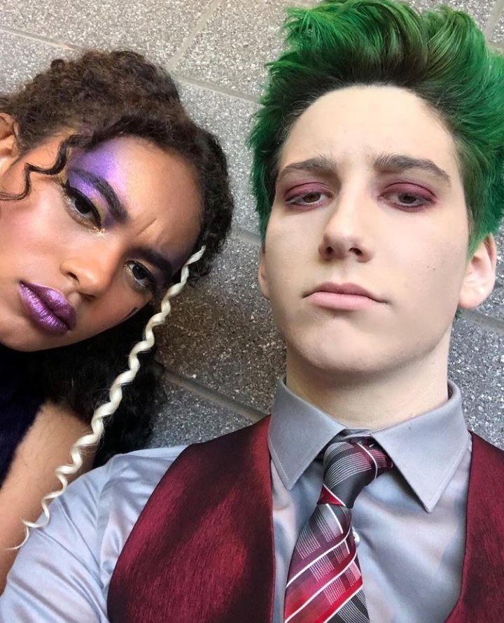 UpdatesManheim's tweet image. Hoje (03/08) é aniversário da maravilhosa Chandler Kinney, amiga e colega de trabalho do Milo. A Equipe MMU deseja à Chandler um feliz aniversário e que seu dia seja tão incrível quanto ela é! 🎉💜